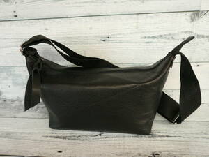 黒ブラック！贅沢シュリンクレザーのショルダーバッグ！ハンドメイド作家手作りBAG　日本製鞄