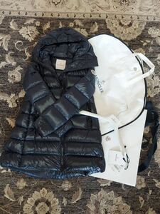 Зимняя цена снижена! Moncler Moncler Пуховое пальто Длинный капюшон пальто Защита от холода с вешалкой / чехлом для пальто / бумажным пакетом ☆ Темно-синий размер 00