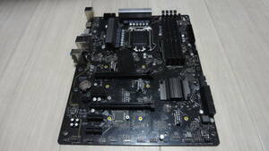 ASRock H570 PHANTOM GAMING4 ATXマザーボード CPUソケット：LGA1200 中古 付属品ネジ・SATAケーブル　その1