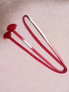 秀品　帯締め 　房 　組紐　赤　白　ピンク　和装小物　着物　巾1.3センチ