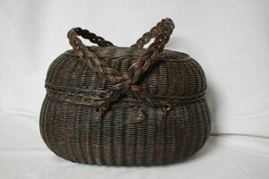 フランス アンティーク 古い籐編みの黒いかご 蓋付き