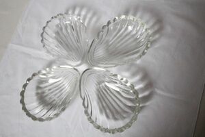 ベルギー アンティーク 古いガラスの貝の形の小皿 まとめて4枚セット！ 美品