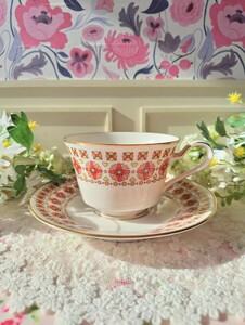 未使用☆ノリタケ アイボリー チャイナ レトロ ポップ 花模様 カップ&ソーサー 1客セット Noritake ビンテージ ナルミ