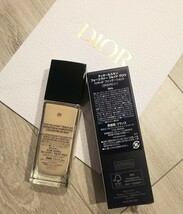 送料無料■ディオールスキン フォーエヴァー フルイド グロウ SPF 20/PA+++ 30ml ON ニュートラル クリスチャンディオール DIOR ディオール_画像3