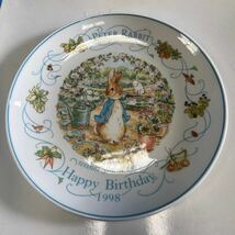 ★美品★ ◆1998年◆WEDGWOOD PETER RABBIT Happy Birthday プレート・バースデープレート　直径約21cm_画像3