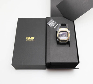 【新品】カシオ　G-SHOCK　腕時計　世界限定700本　35周年記念　Gショック カラー　kolor コラボモデル　GMW-B5000KL-9JR