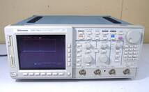 Tektronix TDS744A デジタルオシロスコープ 管理番号：RH-907_画像1