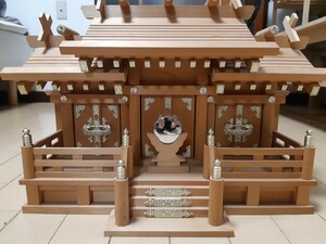 送料無料 木製神棚 三社宮 横幅50cm 高さ35cm 奥行19cm 神鏡付