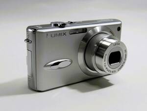 ★Panasonic LUMIX DMC-FX8-S 動作美品 取扱説明書 充電器付き 箱入り!★