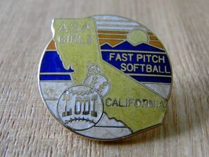 古いピンバッジ：ソフトボール カリフォルニア 風景 ピンズ #L