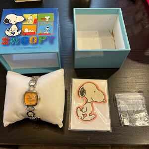 SNOOPY wristwatch 