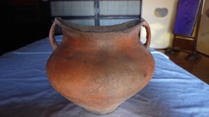 古代中国　灰陶壺　先史時代　土器