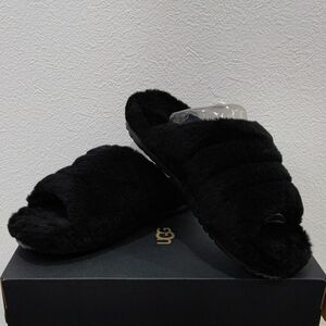 UGG サンダル スリッパ ムートン 黒 アグ ルームシューズ　フラッフユー