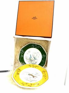 エルメス HERMES プレート 皿　17.3cm 食器　シャス　イエロー 犬　エルメス鳥　花柄　2枚セット　八角プレート　箱付き　中古