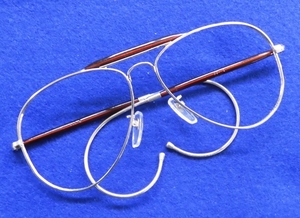 シルバー色 ツーブリッジ メタルフレーム 縄手 ティアドロップ型　眼鏡フレーム　めがねフレーム　メガネフレーム　レトロ　昭和　珍しい