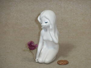 昭和レトロ　セクシー花持ちカッパさん陶人形　カトウ工芸JAPAN製　※オリジナルの青い花はボロボロで交換しました　送料300円～