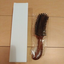 ヘアブラシ　ベス　日本製　美容師さんのブラッシングブラシ　天然毛 ヘアケア　S型ハンドル　豚毛　猪毛　vess 　天然毛100%_画像1