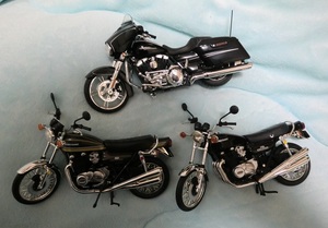 ★美品 アオシマ 1/12 完成品バイク 3点セット Kawasaki 750RS Z2 ブラック+900Super4 Z1 タイガー+ハーレーダビッドソン マイスト★