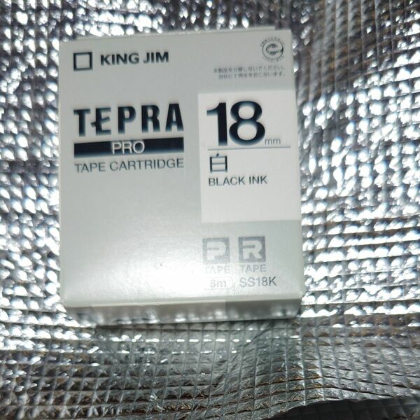 テプラ　１８mm白