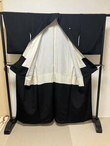 美品【正絹 ちりめん 喪服 紋付】身丈157 裄丈63.5 着物 和服 和装 黒留袖 袷 葬儀 黒