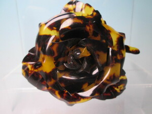 * tortoise shell manner. large ...9,8cm rose. flower. brooch 