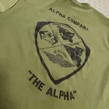 米軍放出品 Tシャツ　ALPHA COMPANY MEDIUMサバゲー　OD トレーニング　ランニング　 (INV B#11)_画像6