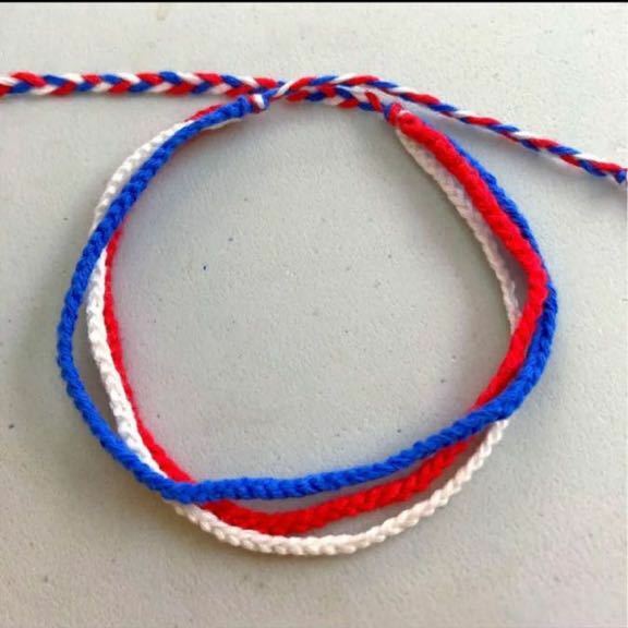 ミサンガ ブレスレット 刺繍糸 アクセサリー ハンドメイド 赤 白 青 レッド ホワイト ブルー