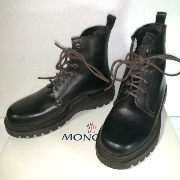 ●moncler レースアップブーツ