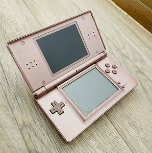 【自宅保管品】ソフト付き 任天堂 Nintendo ニンテンドー DS Lite ピンク 