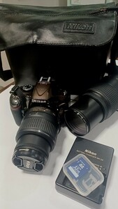 ニコン Nikon　デジタルカメラ　D5200　レンズセット　ブラウン　SDカード　充電器　動作確認済　美品 　現状品