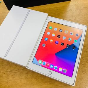 Apple iPad 第6世代 Wi-Fiモデル MR7K2J/A タブレット 128GB シルバー NN8124