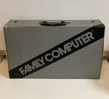 任天堂　FAMILY COMPUTER HVC-001　ファミコン　ソフトケース入り　取説関係書付き　ゲーム６本（取説付き）　全て動作未確認_画像9