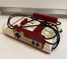 任天堂　FAMILY COMPUTER HVC-001　ファミコン　ソフトケース入り　取説関係書付き　ゲーム６本（取説付き）　全て動作未確認_画像5