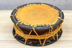 W353# Japanese drum # tighten futoshi hand drum # tsukeshime-daiko # percussion instruments # traditional Japanese musical instrument # hand drum surface diameter φ( approximately )34.5cm, total length ( approximately )13.5cm# sound out OK