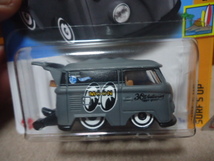 2台セット ホットウィール KOOL KOMBI ワーゲン クールコンビ HotWheels vw mooneyes MQQN EYES ムーンアイズ _画像2