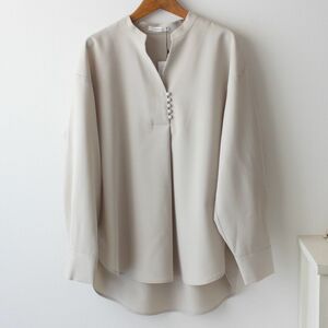  new goods ope-k dot clip OPAQUE.CLIPtsu il Skipper blouse 38M beige 