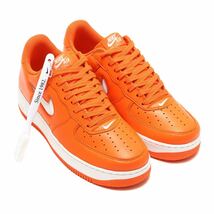 NIKE ナイキ AIR FORCE 1 エアフォース1 カラーオブマンス　ブラシつき　FJ1044-800 オレンジ　27cm_画像1