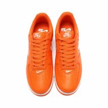 NIKE ナイキ AIR FORCE 1 エアフォース1 カラーオブマンス　ブラシつき　FJ1044-800 オレンジ　27cm_画像3