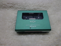 【極美品/希少レア/希少色】 SONY ソニー ウォークマン ポータブルカセット　WM-DD WALKMAN DD　グリーン _画像9