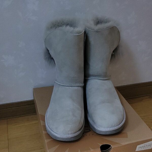 UGG ブーツ。スワロ&ファー