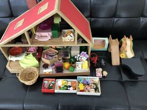 イ）シルバニアファミリー デラックスハウス エポック社 ドールハウス　人形 家具 小物 まとめ セット 玩具 おもちゃ ドール