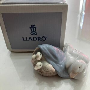 パ）LLADRO リヤドロ 置物 インテリア 陶器人形 箱付 アヒル 親子　ひな　コレクション