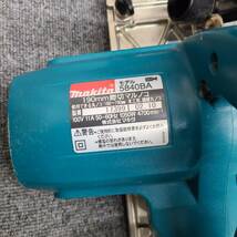 【YYD2668OM】1円～ 通電・動作〇 makita マキタ 190mm際切 マルノコ 5840BA 電動工具 画像9に付属品 切断機 大工 DIY 現状品 ※同梱不可_画像7