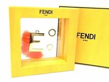 ■極美品■ FENDI フェンディ ABCLICK E ファー ペンダントトップ イニシャルチャーム レディース ゴールド系×オレンジ系 AT5896_画像1