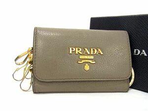 1円 PRADA プラダ 1PG004 レザー 4連 キーケース キーリング 鍵入れ メンズ レディース グレー系 AS7932