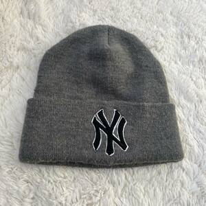 ニット帽子 ビーニー ニット帽 ニューヨークヤンキース　グレー　ロゴ 