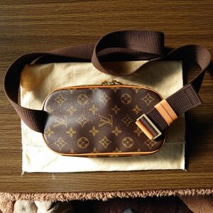 Louis Vuitton（ルイ・ヴィトン）ポシェットガンジュ