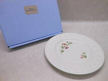 ♪未使用品♪#27403 WEDGWOOD ウェッジウッド 皿 プレート クイーンズ ウェア コレクション ラズベリー 食器 Queen's Ware Collection 箱付_画像1