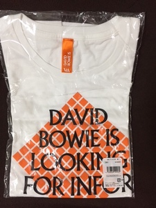 新品　展示会限定販売　デビッドボウイ　Tシャツ　Mサイズ　大回顧展「DAVID BOWIE is」
