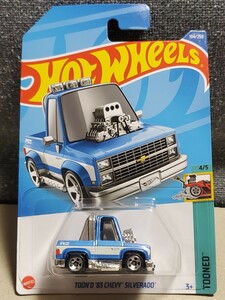 新品未開封品★ホットウィール トゥーンド ‘83 シェビー シルバラード HHF04 ブルー★ミニカー シボレー